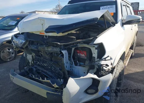 2017 Toyota 4Runner Sr5 Premium z USA, uszkodzony, nr VIN JTEBU5JR7H5447782